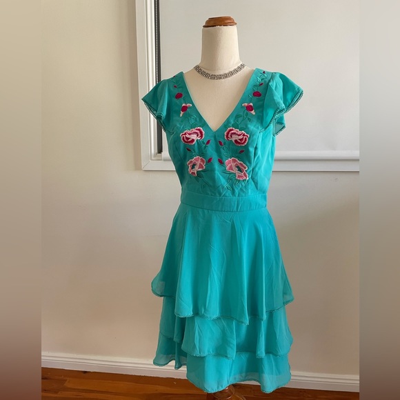 Review Dresses & Skirts - Review summerside floral dress